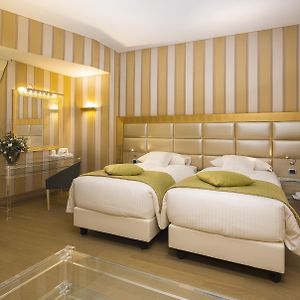 Zimmer mit zwei Einzelbetten