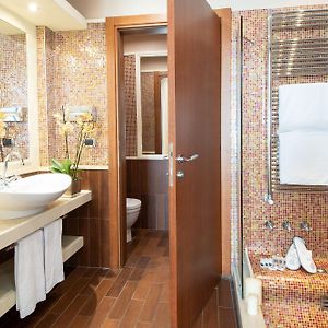 Zimmer mit zwei Einzelbetten
