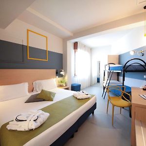 Familien-Zimmer mit Kingsize-Bett