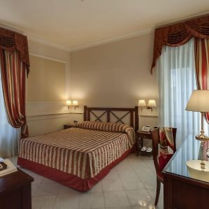 Deluxe Zimmer mit Kingsize-Bett