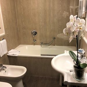 Zimmer mit Queensize-Bett