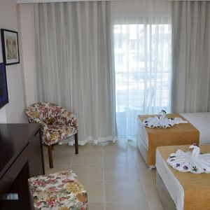 Großes Zimmer
