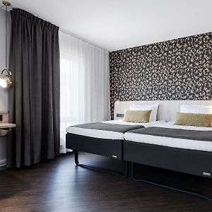 Zimmer mit zwei Einzelbetten