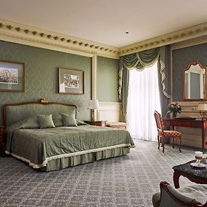 Grand Zimmer mit Kingsize-Bett