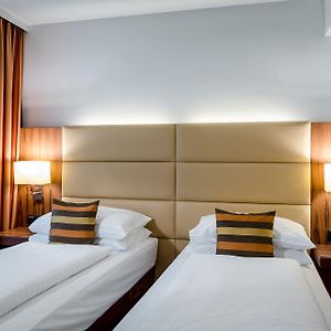 Zimmer mit zwei Einzelbetten