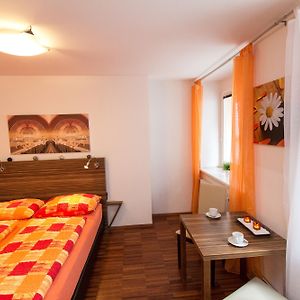 Studio mit Kingsize-Bett