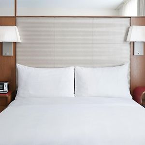 Standard Zimmer mit Zugang für Rollstuhlfahrer mit Kingsize-Bett
