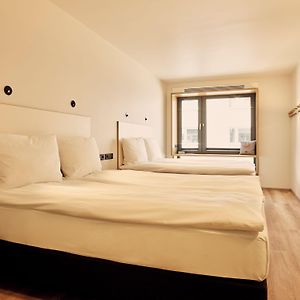 Zimmer mit zwei Einzelbetten