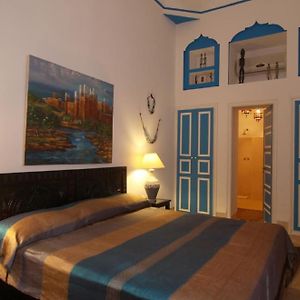 Superior Zimmer mit Kingsize-Bett