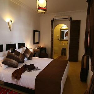 Standard Zimmer mit Kingsize-Bett