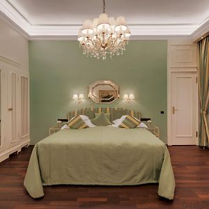 Standard Zimmer mit Kingsize-Bett