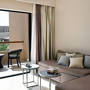 Familien-Zimmer mit zwei Einzelbetten