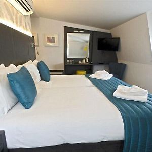 Zimmer mit zwei Einzelbetten