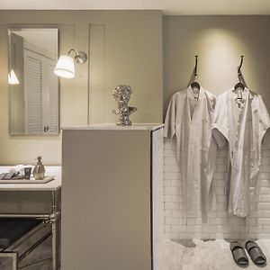 Deluxe Zimmer mit Kingsize-Bett