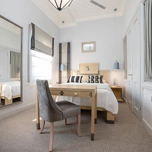 Standard Zimmer mit Kingsize-Bett