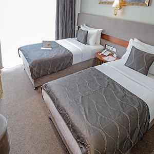 Zimmer mit zwei Einzelbetten