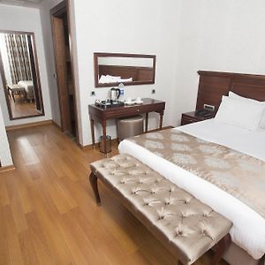 Deluxe Zimmer mit Kingsize-Bett