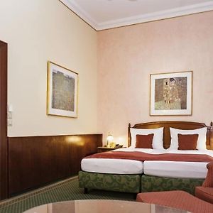 Standard Zimmer mit Kingsize-Bett