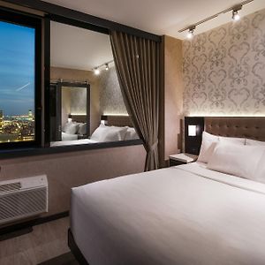 Deluxe Zimmer mit Kingsize-Bett