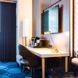 Standard Zimmer mit Kingsize-Bett auf den oberen Etagen