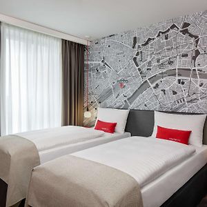 Zimmer mit zwei Einzelbetten
