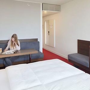 Zimmer mit Kingsize-Bett und mit Flussblick