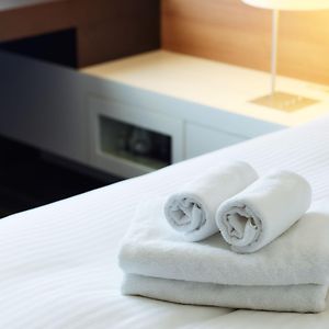 Zimmer mit Kingsize-Bett