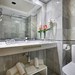 Standard Zimmer mit Kingsize-Bett
