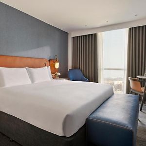 Zimmer mit Kingsize-Bett