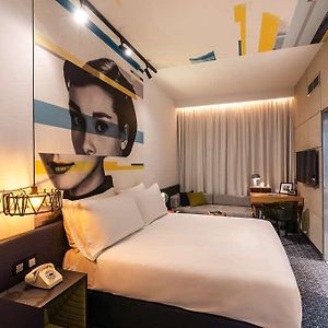 Standard Zimmer mit Kingsize-Bett