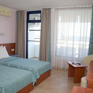 Zimmer mit zwei Einzelbetten
