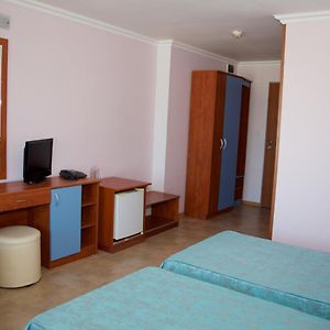 Zimmer mit zwei Einzelbetten