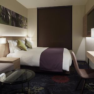 Zimmer mit Kingsize-Bett