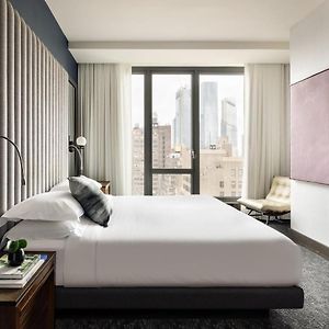 Zimmer mit Kingsize-Bett