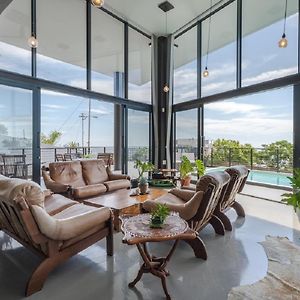 Villa On Ocean View