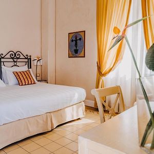 Zimmer mit Queensize-Bett