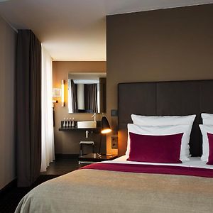 Design Zimmer mit Kingsize-Bett