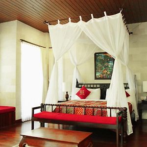 Pool Suite mit Kingsize-Bett