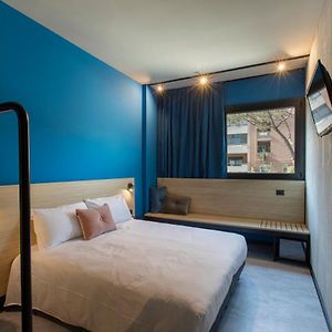 Standard Zimmer mit Kingsize-Bett