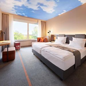 Zimmer mit Kingsize-Bett