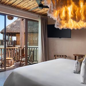 Zimmer mit Kingsize-Bett