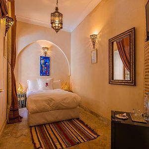 Deluxe Zimmer mit Kingsize-Bett