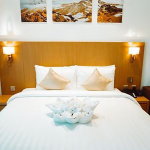 Deluxe Studio Apartment