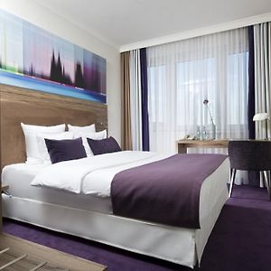 Standard Zimmer mit Kingsize-Bett