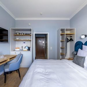 Mittelgroßes Studio mit Kingsize-Bett
