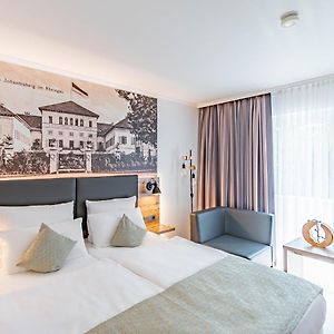 Comfort Zimmer mit Kingsize-Bett