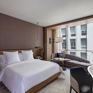 Deluxe Zimmer mit Kingsize-Bett