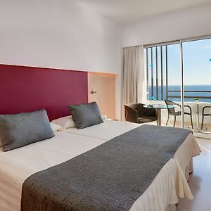 Zimmer mit Kingsize-Bett