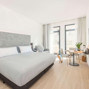 Zimmer mit Kingsize-Bett