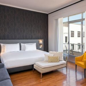Zimmer mit Kingsize-Bett